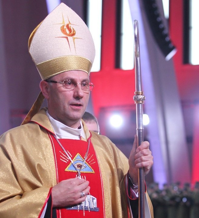 Do Czego Wacław Usiłuje Przekonać Cześnika Prymas usiłuje przekonać do rozsądku przez religię: łamanie zakazów to