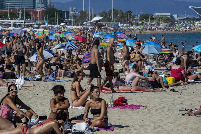 Plaża w Barcelonie, 18.07.2020, fot. EastNews