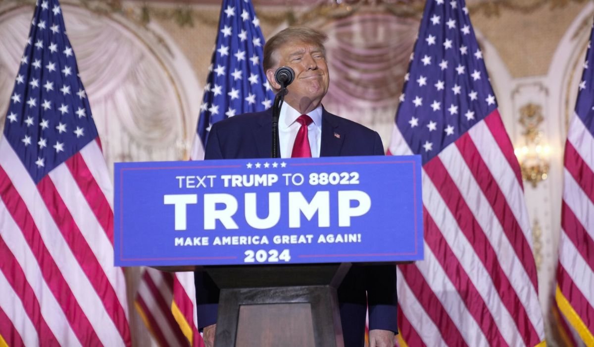 fot. East News / Donald Trump ogłasza, że po raz trzeci kandyduje na prezydenta podczas przemówienia w Mar-a-Lago w Palm Beach, 15 listopada 2022 roku